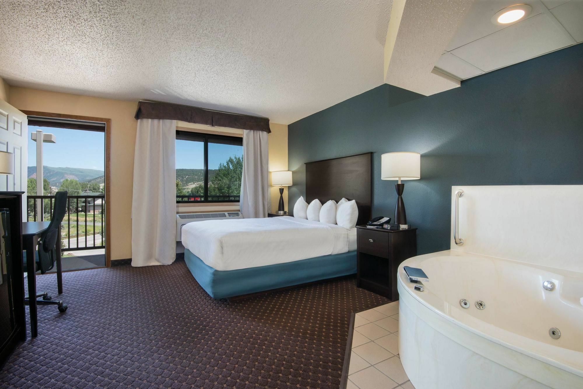 Americinn By Wyndham Eagle Ngoại thất bức ảnh